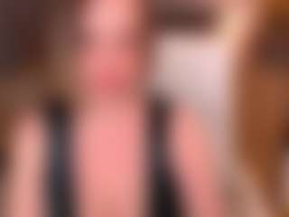 Live cam show with Tilly - Mature on hotwifechat.live