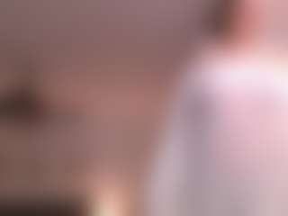 Tilly MILF webcam performer live streaming
