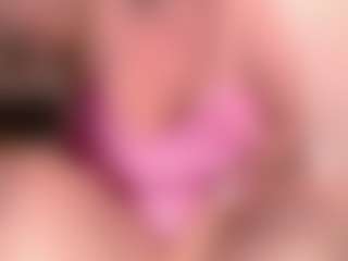 Live cam show with Tilly - Gamer Mature on Camsoda