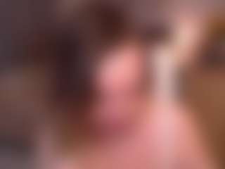 Live cam show with Tilly - Blonde Hair Middle Aged on CamClone