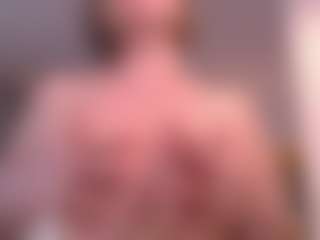 Live cam show with Tilly - Gamer Mature on Camsoda
