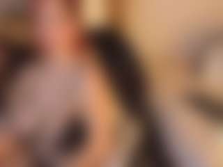 Live cam show with amber-disney - Middle Aged on Chatstar