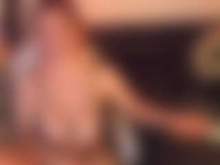 Live cam show with amber-disney - Living Room on Camming Site