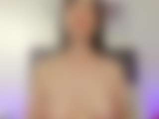 Live cam show with helen-moorex - MILF on crypto-cams