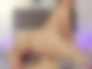 Live cam show with helen-moorex - Red Hair Shaved Pussy on SpunkLive