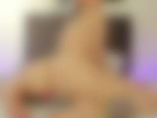 Live cam show with helen-moorex - Red Hair Shaved Pussy on Camsoda
