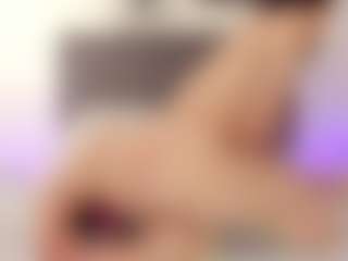 Live cam show with helen-moorex - Camel Toe on livesuperchat.net