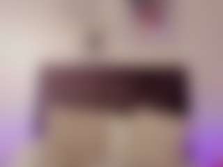 Live cam show with helen-moorex - Green Eyes on madthumbs