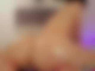 Live cam show with helen-moorex - Bedroom Toys on Camsoda