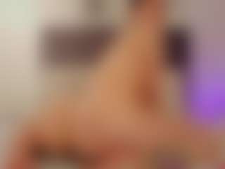 Live cam show with helen-moorex - Hairy Pussy on Camsoda