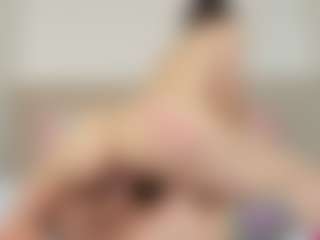 Live cam show with helen-moorex - Athletic Shaved Pussy on Camsoda