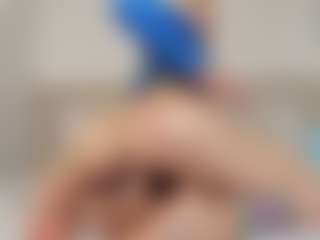 Live cam show with helen-moorex - Shaved Pussy on CamwithHer