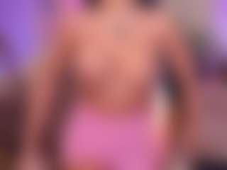Live cam show with AnaisBloom - Drinking on AdultVida.com