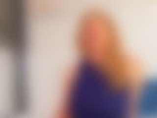 Karissia MILF webcam performer live streaming