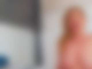 Live cam show with Karissia - Big Tits on Streamer API