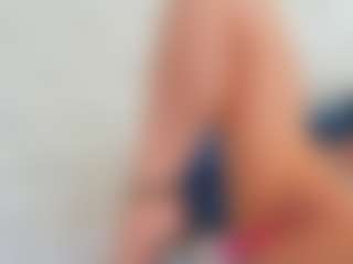 Live cam show with Karissia - Mature on iamadamtest123.com