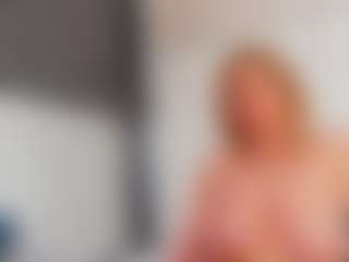 Live cam show with Karissia - MILF on hrnylive.com