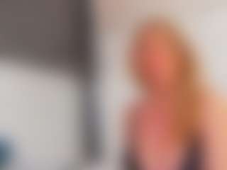 Live cam show with Karissia - Mature on Camsoda