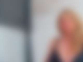 Live cam show with Karissia - MILF on Camsoda Late Night