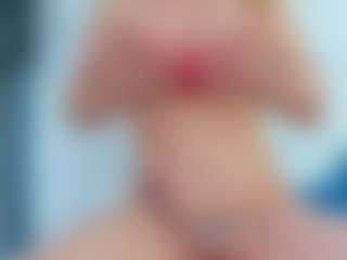 Live cam show with Karissia - Middle Aged on hrnylive.com