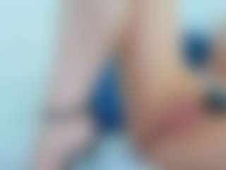 Live cam show with Karissia - Sexcam on milfzrlive.com