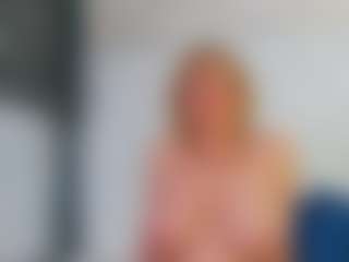 Live cam show with Karissia - Middle Aged on studioflirtlive.com