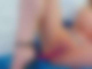Live cam show with Karissia - Middle Aged on studioflirtlive.com