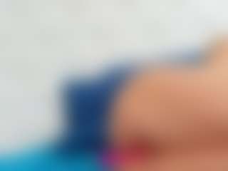 Live cam show with Karissia - Green Eyes on SquirtSoMuch