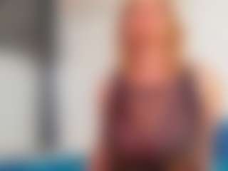 Live cam show with Karissia - Mature on CamwithHer