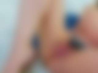 Live cam show with Karissia - Middle Aged on justonemore.cc