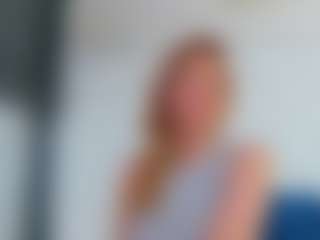 Live cam show with Karissia - Middle Aged on SinfulBabes