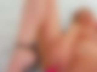 Live cam show with Karissia - Middle Aged on SinfulBabes