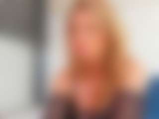 Live cam show with Karissia - Mature on CamClone