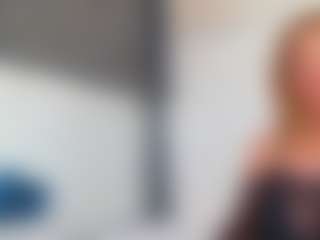 Live cam show with Karissia - Green Eyes on xxxlivecams.org