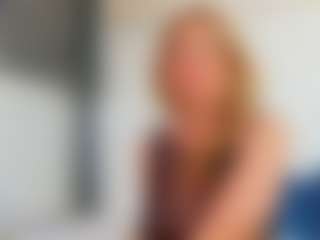 Live cam show with Karissia - Blonde Hair MILF on liverealitysex.com
