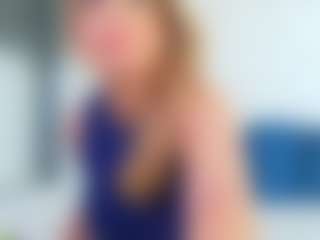 Live cam show with Karissia - Mature on Dolls Live
