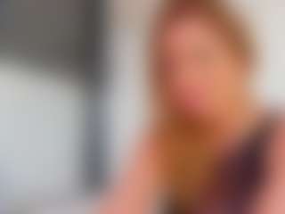 Live cam show with Karissia - Middle Aged on Uber Horny