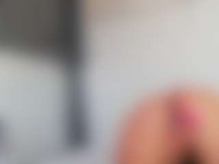 Live cam show with Karissia - Cum on crypto-cams