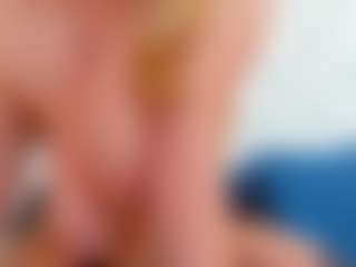 Karissia MILF webcam performer live streaming