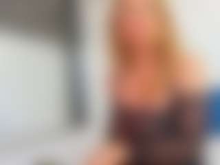 Live cam show with Karissia - MILF on fapnchat
