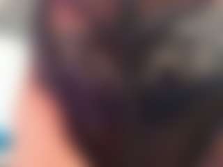 Live cam show with Karissia - Striptease on livesuperchat.net