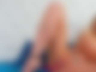 Live cam show with Karissia - Public Mature on PervPlay.com