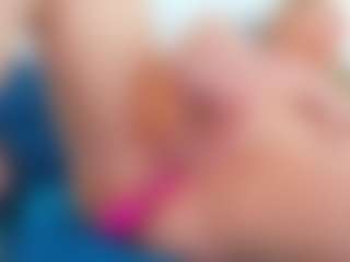 Live cam show with Karissia - Spank Mature on fuck-show.com