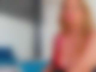 Live cam show with Karissia - Striptease MILF on Taboo Cams XXX