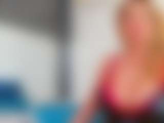 Live cam show with Karissia - Public MILF on hrnylive.com