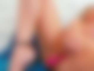 Live cam show with Karissia - Blonde Hair MILF on StripNow