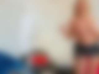 Live cam show with Karissia - Public Mature on iamadamtest123.com