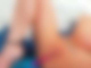 Live cam show with Karissia - Public Mature on Camiplay Live