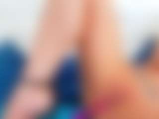 Live cam show with Karissia - Strip on Dolls Live
