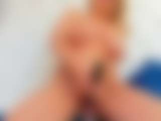 Live cam show with Karissia - Tattoos on camwithhim.com